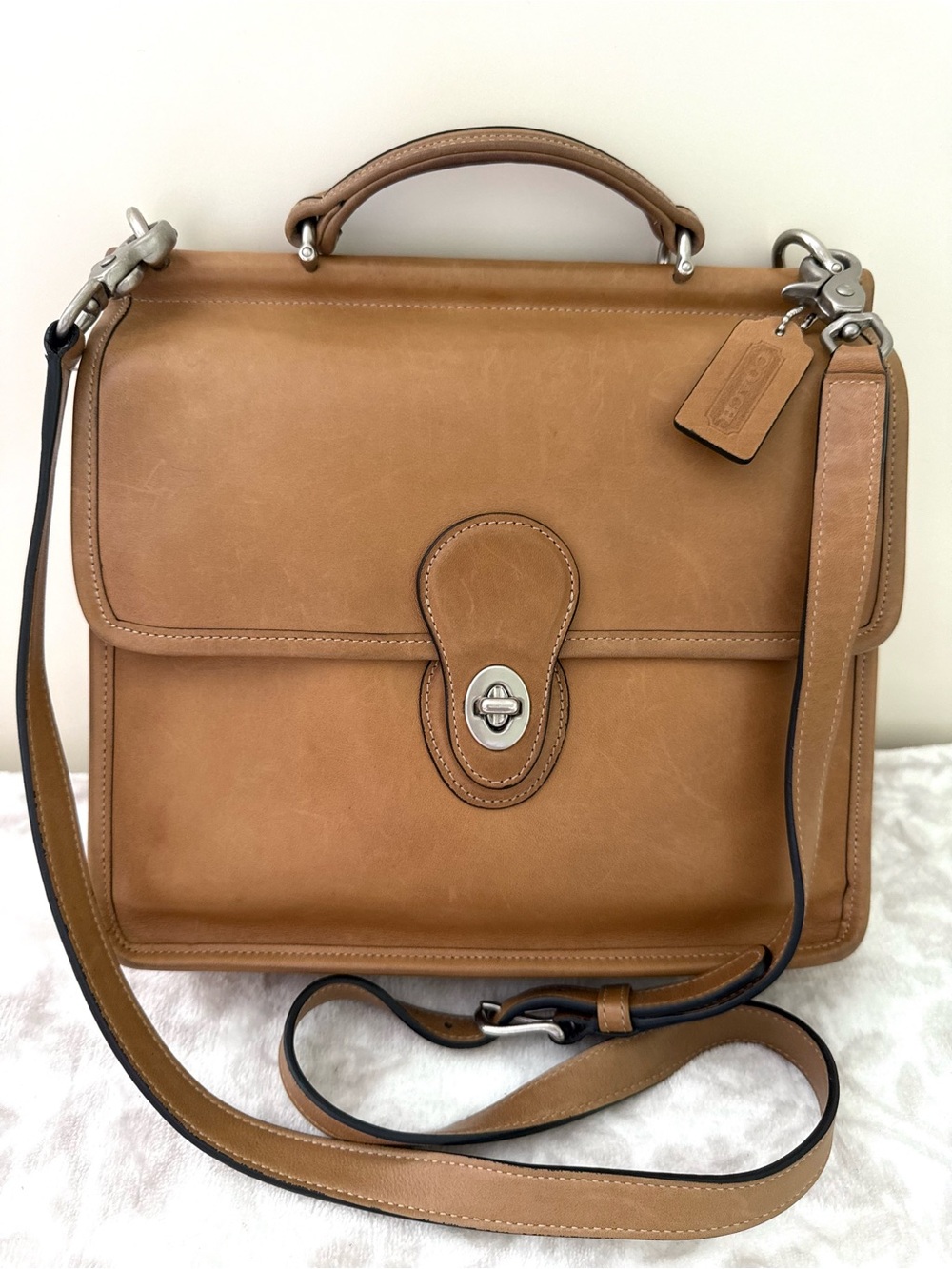 Vintage Coach Willis 9927 Tan Leather Briefcase Turnlock Crossbody Bag